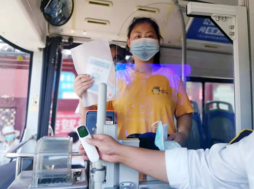 愛心助考，公交服務暖人心