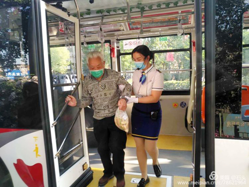 車靚，服務(wù)也靚01.jpg